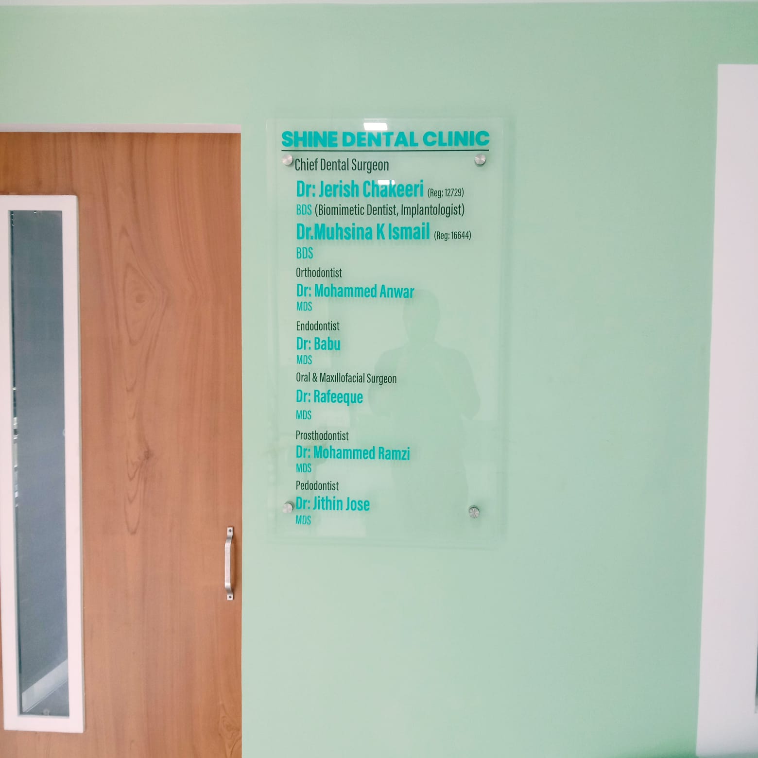 SHINE DENTAL CLINIC VENNIYUR